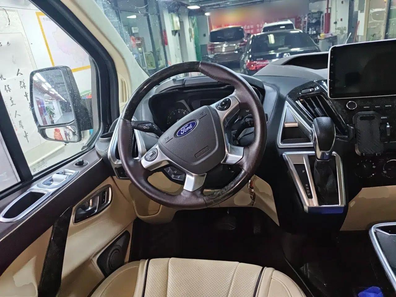 Ford Transit 2021 2.0T Gasoline Automatic Advanced Commercial Van Mid-Body Mid-Roof 7-Seater China VI Standard — миниатюра 11