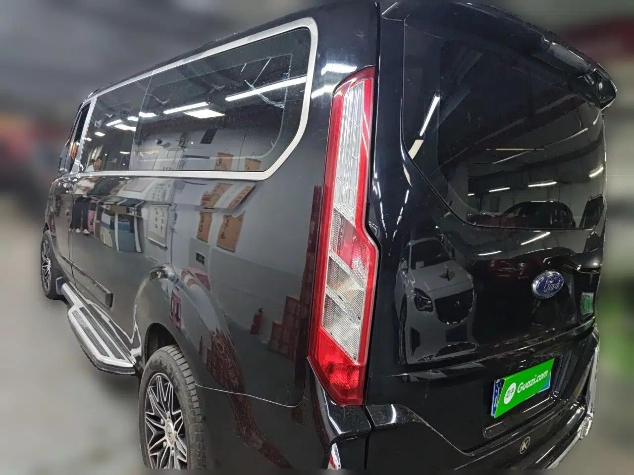 Ford Transit 2021 2.0T Gasoline Automatic Advanced Commercial Van Mid-Body Mid-Roof 7-Seater China VI Standard — миниатюра 4