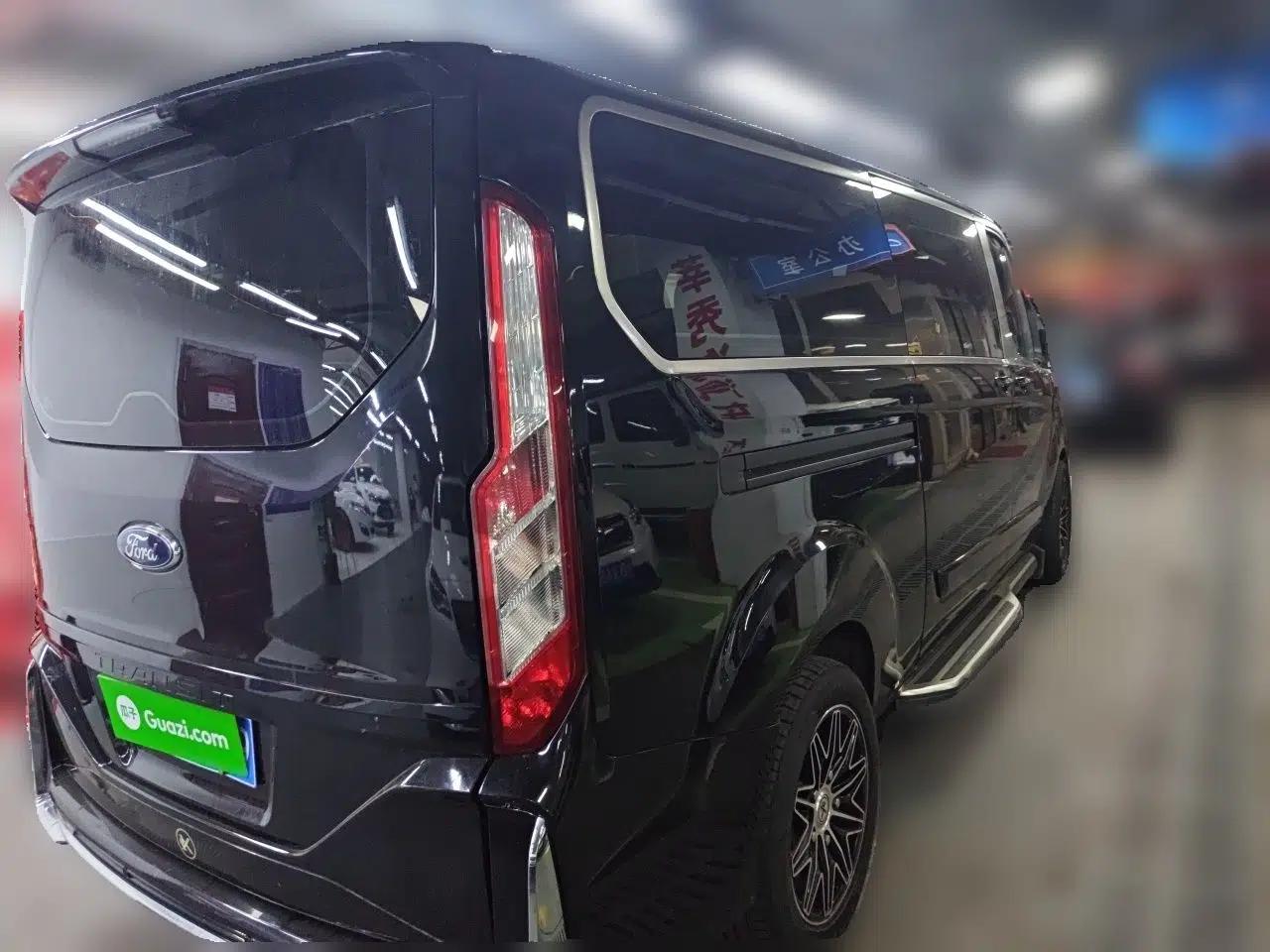 Ford Transit 2021 2.0T Gasoline Automatic Advanced Commercial Van Mid-Body Mid-Roof 7-Seater China VI Standard — миниатюра 6