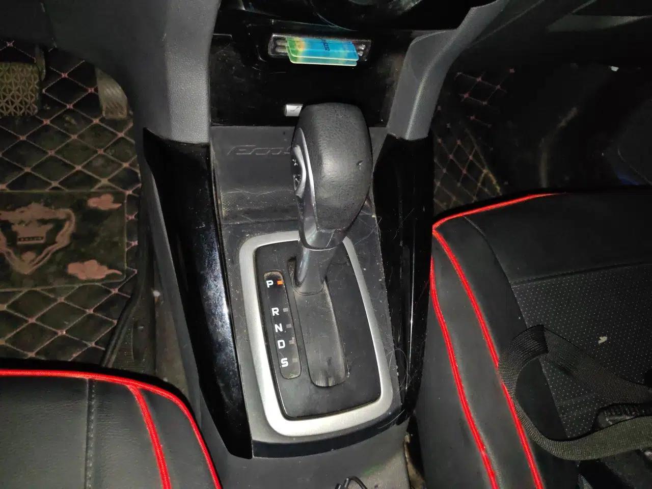 Ford EcoSport 2013 1.5L Automatic Prestige Model — миниатюра 15
