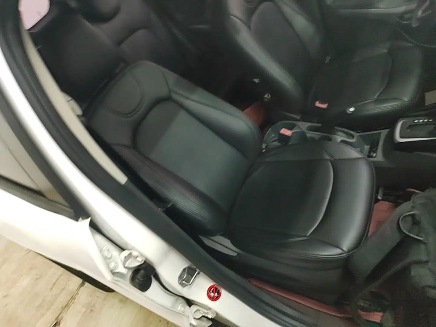 Ford EcoSport 2013 1.5L Automatic Prestige Model — миниатюра 23