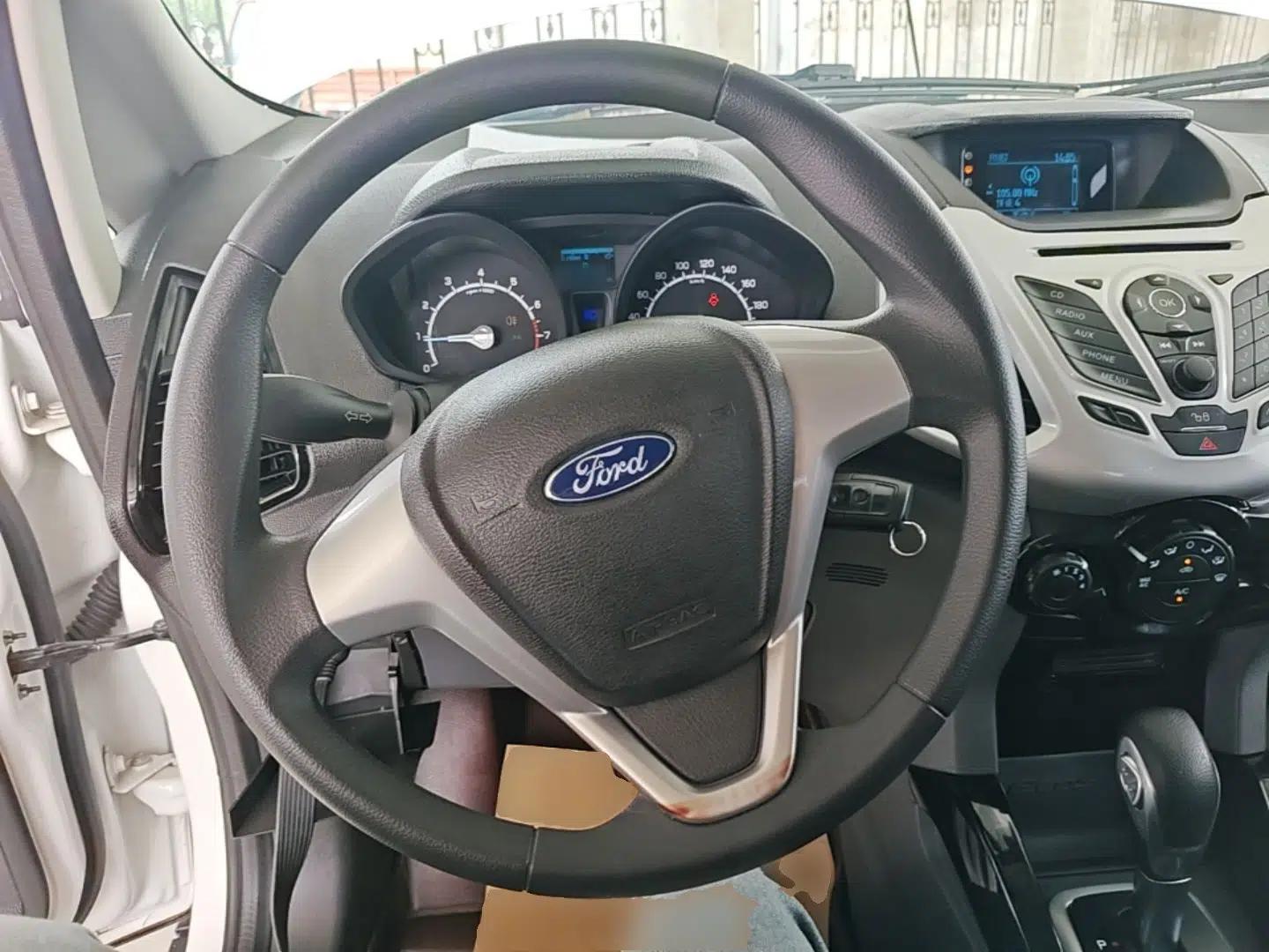 Ford EcoSport 2013 1.5L Automatic Fashion Model — миниатюра 11