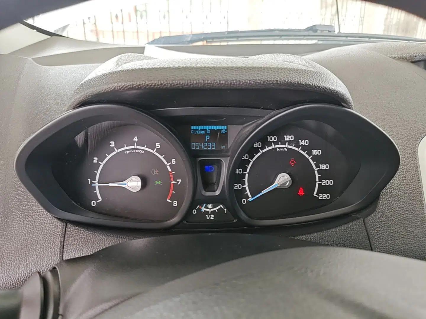 Ford EcoSport 2013 1.5L Automatic Fashion Model — миниатюра 12