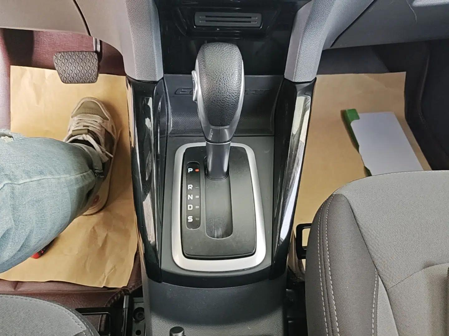 Ford EcoSport 2013 1.5L Automatic Fashion Model — миниатюра 14
