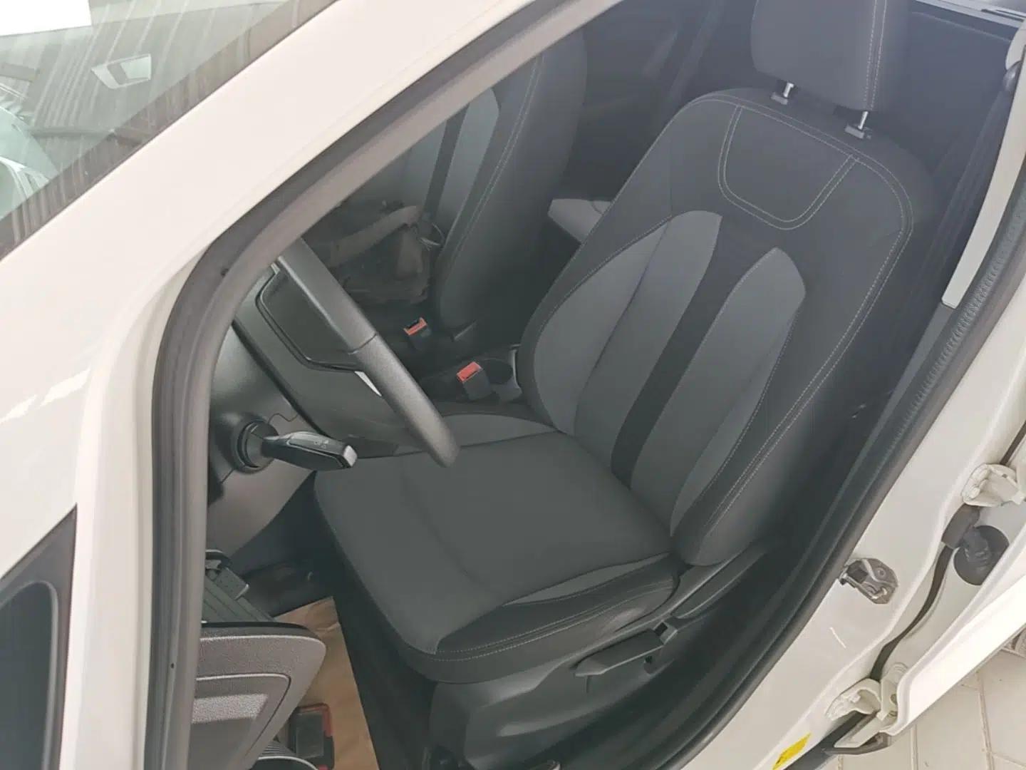 Ford EcoSport 2013 1.5L Automatic Fashion Model — миниатюра 15