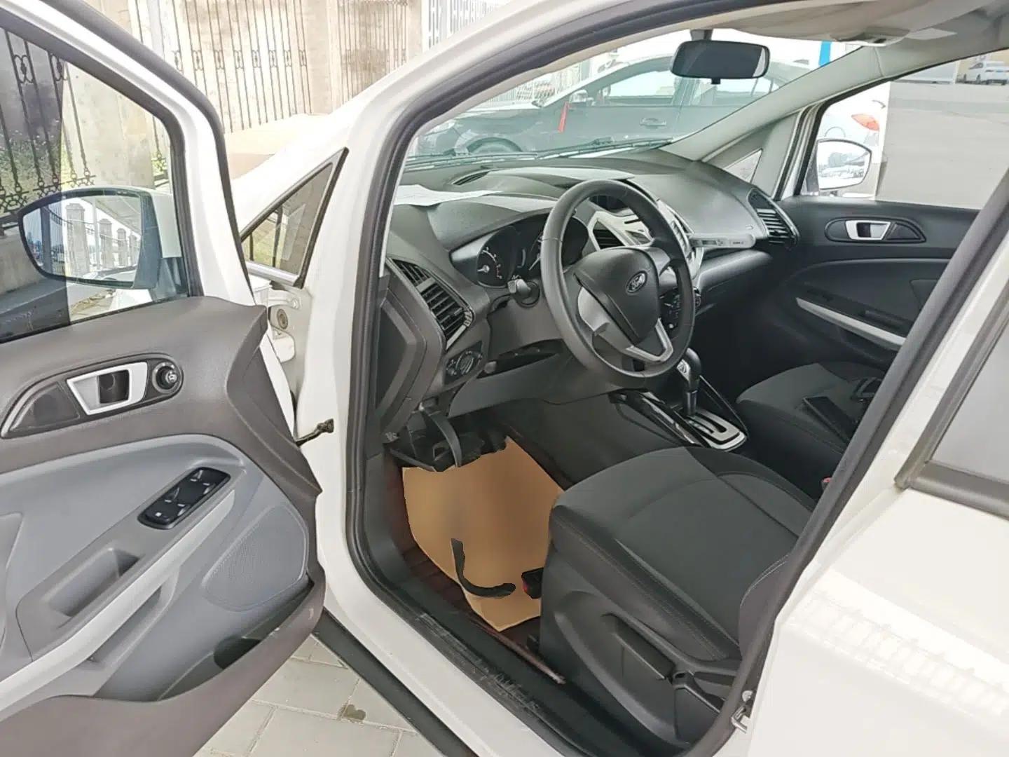 Ford EcoSport 2013 1.5L Automatic Fashion Model — миниатюра 16
