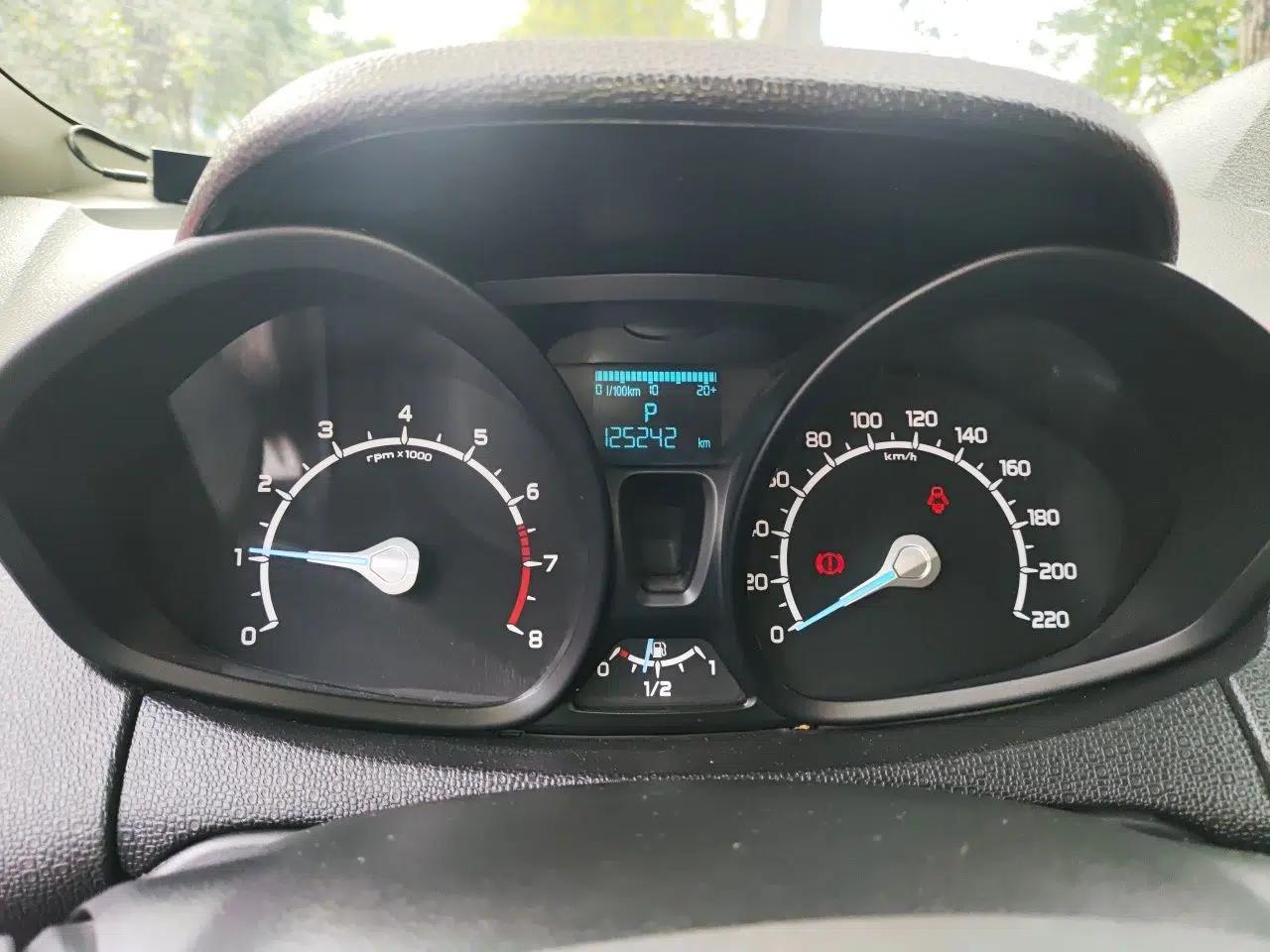 Ford EcoSport 2013 1.5L Automatic Fashion Model — миниатюра 12