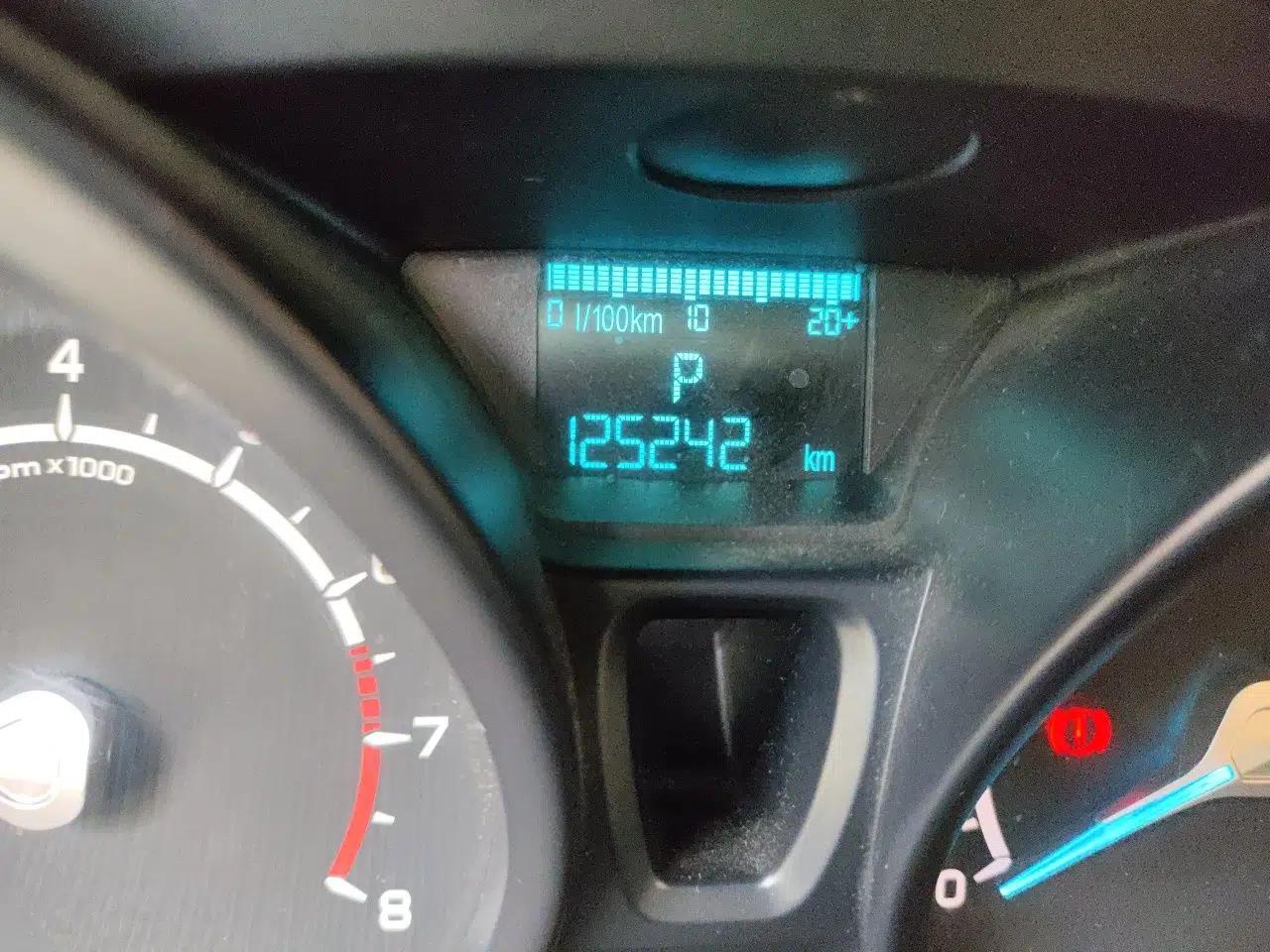 Ford EcoSport 2013 1.5L Automatic Fashion Model — миниатюра 13