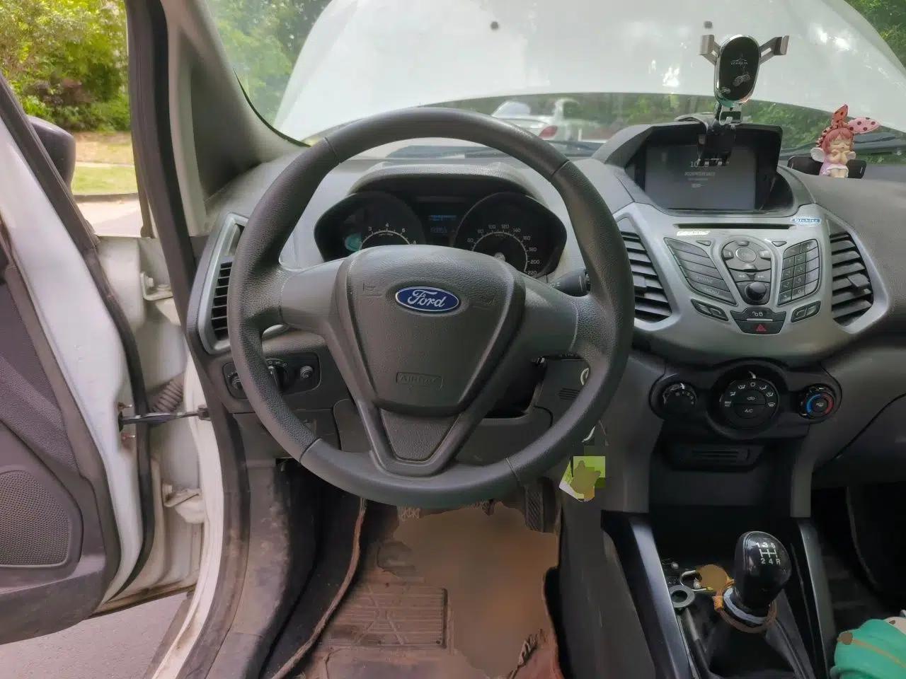 Ford EcoSport 2013 1.5L Manual Comfort Model — миниатюра 11