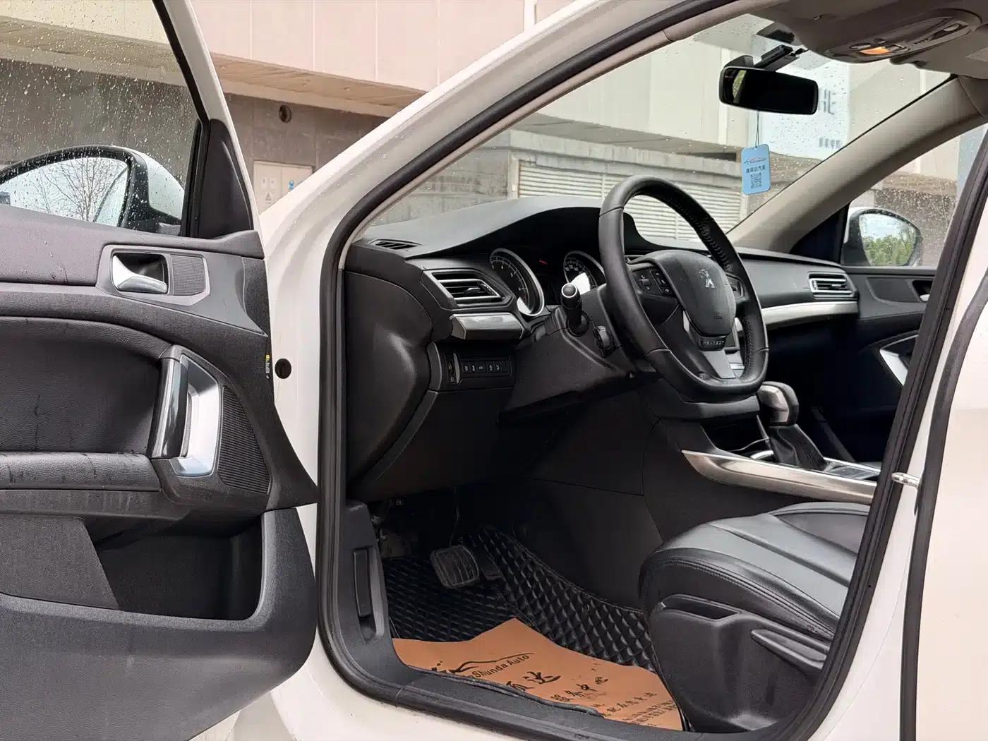 Peugeot 408 2014 1.8L Automatic Luxury Edition — миниатюра 5