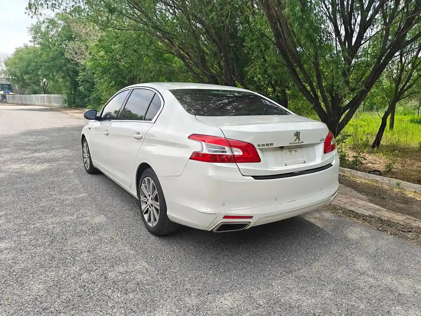 Peugeot 408 2016 1.6T Automatic Luxury Edition — миниатюра 12