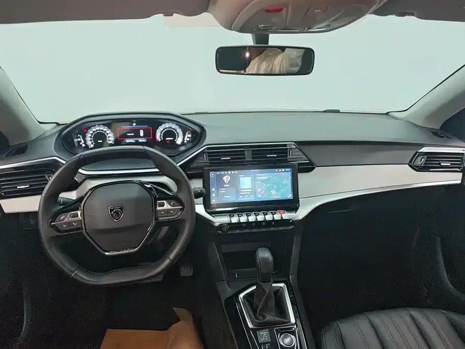 Peugeot 408 2022 1.6T Chasing Light Edition — миниатюра 12