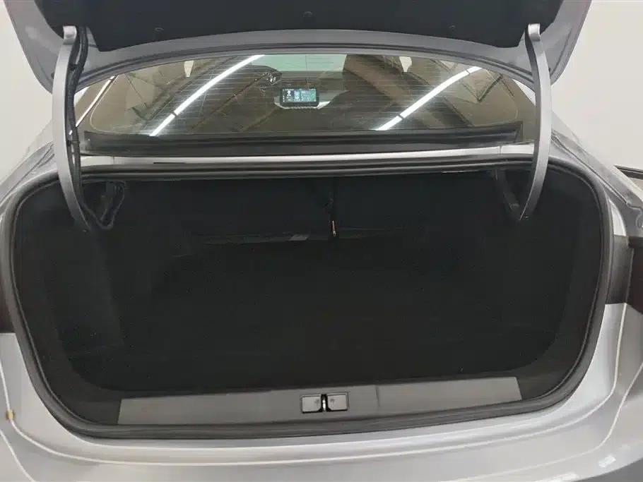 Peugeot 408 2022 1.6T Chasing Light Edition — миниатюра 4