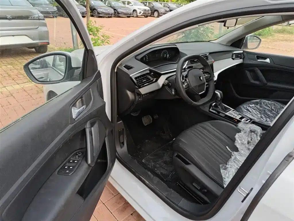 Peugeot 408 2024 360THP Latour Edition — миниатюра 16