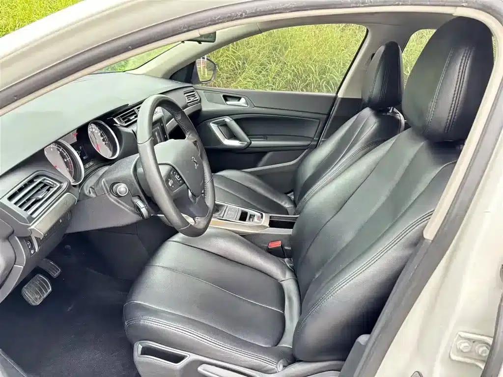 Peugeot 408 2016 1.6T Automatic Luxury Edition — миниатюра 13