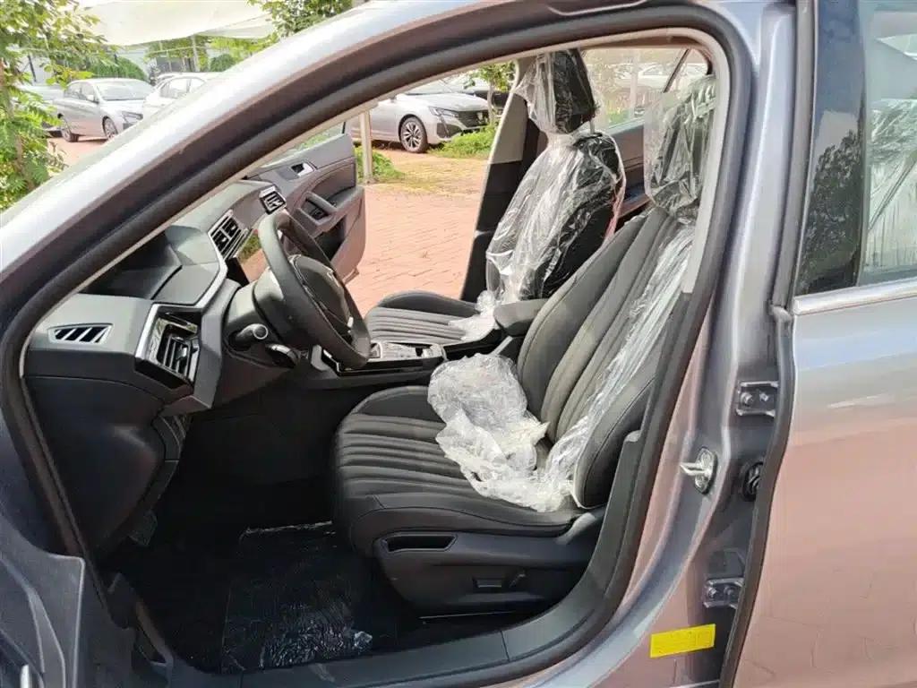 Peugeot 408 2024 360THP Latour Edition — миниатюра 15