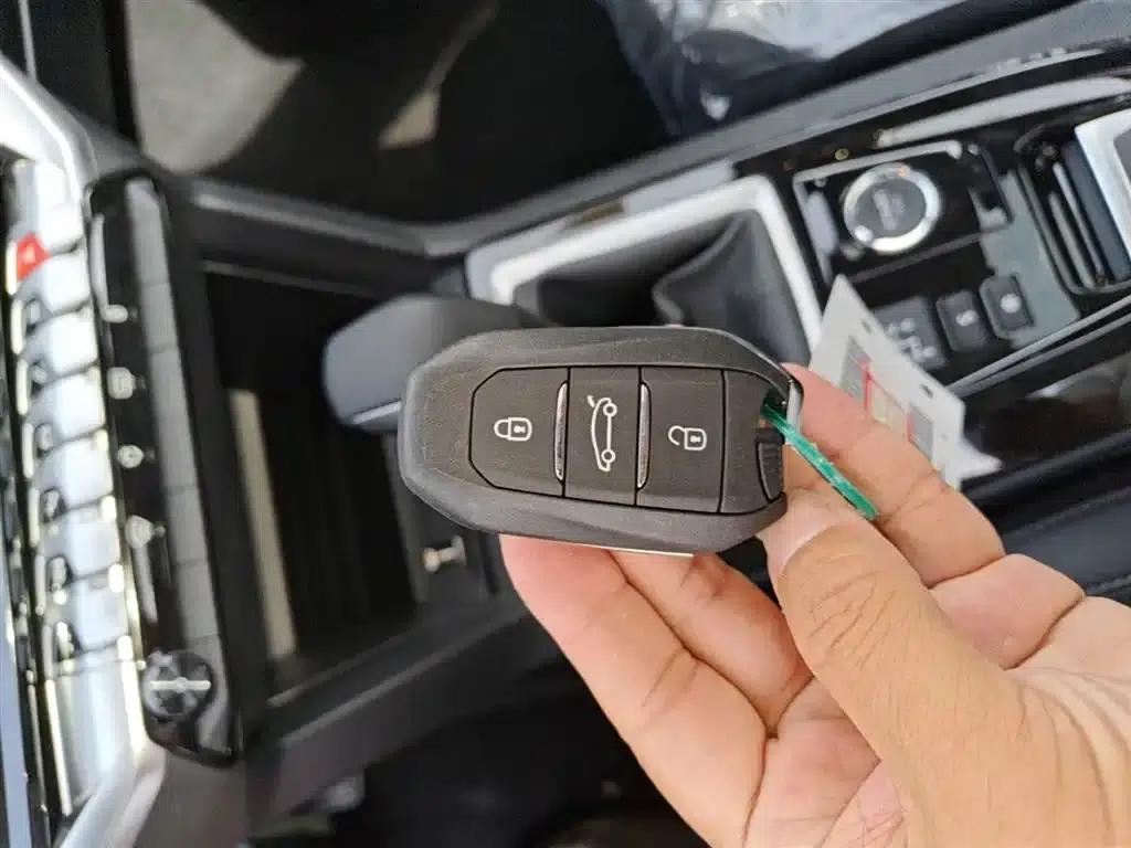 Peugeot 408 2024 360THP Latour Edition — миниатюра 9
