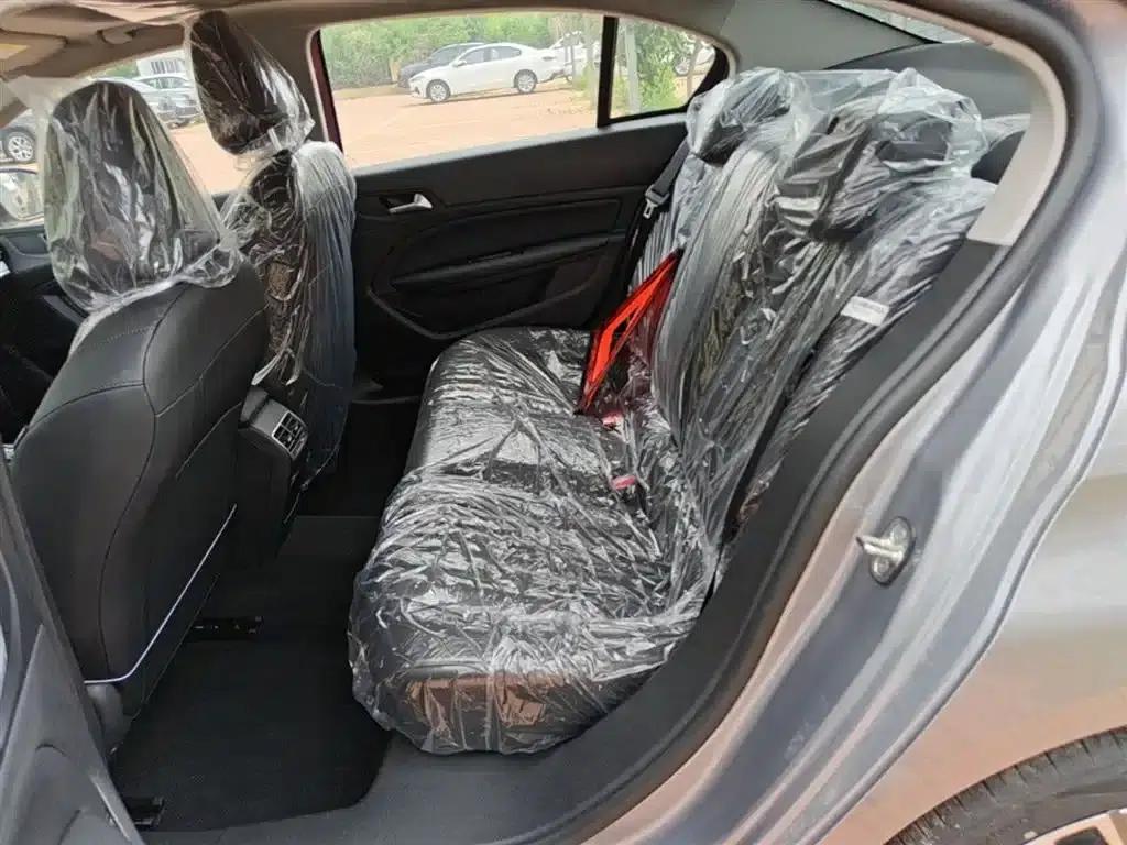Peugeot 408 2024 360THP Latour Edition — миниатюра 17