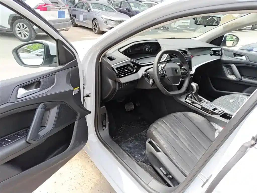 Peugeot 408 2024 360THP Latour Edition — миниатюра 16