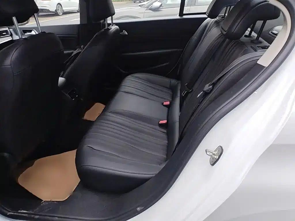 Peugeot 408 2022 1.6T Chasing Light Edition — миниатюра 17