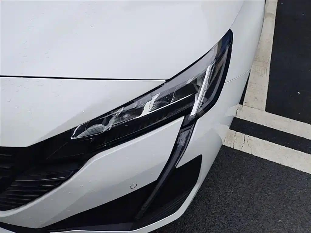 Peugeot 408 2022 1.6T Chasing Light Edition — миниатюра 24