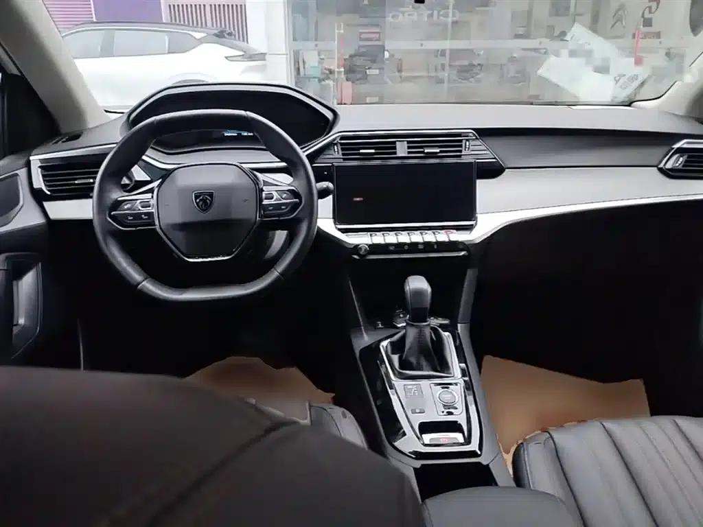 Peugeot 408 2022 1.6T Chasing Light Edition — миниатюра 10