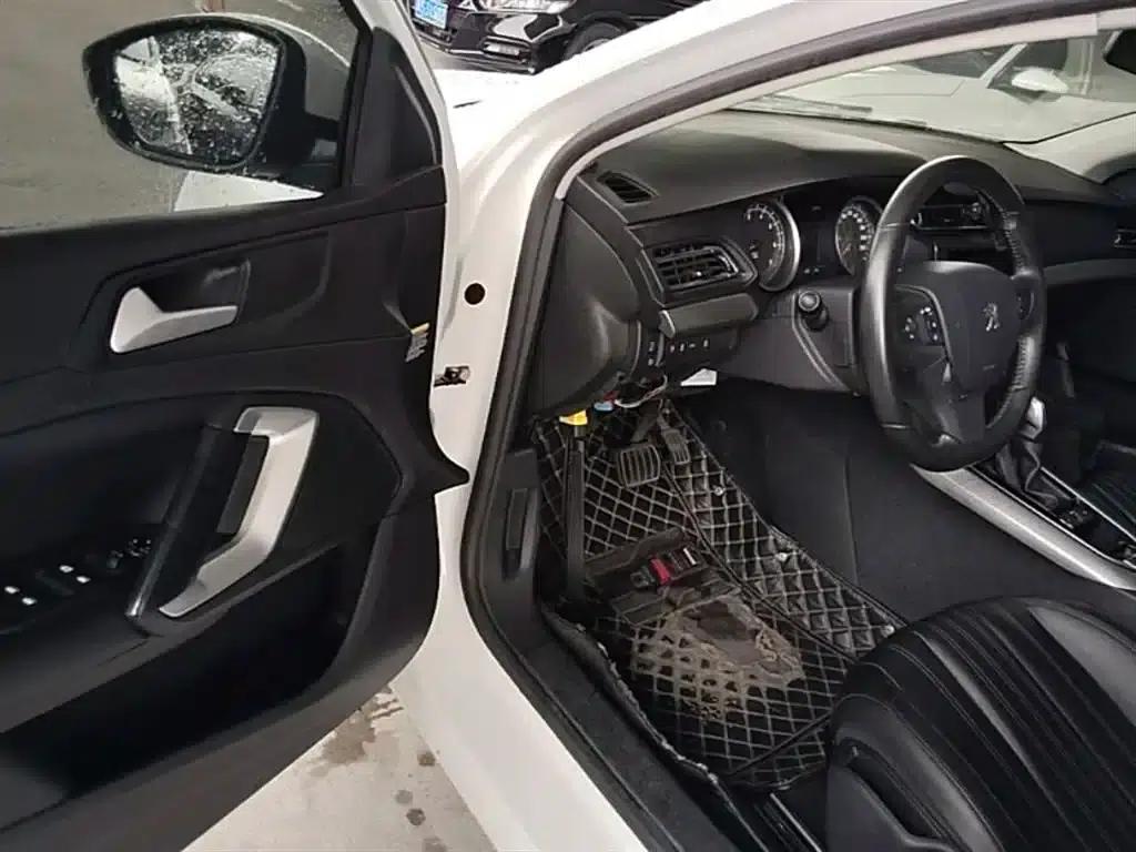 Peugeot 408 2020 360THP 10th Anniversary Edition — миниатюра 16