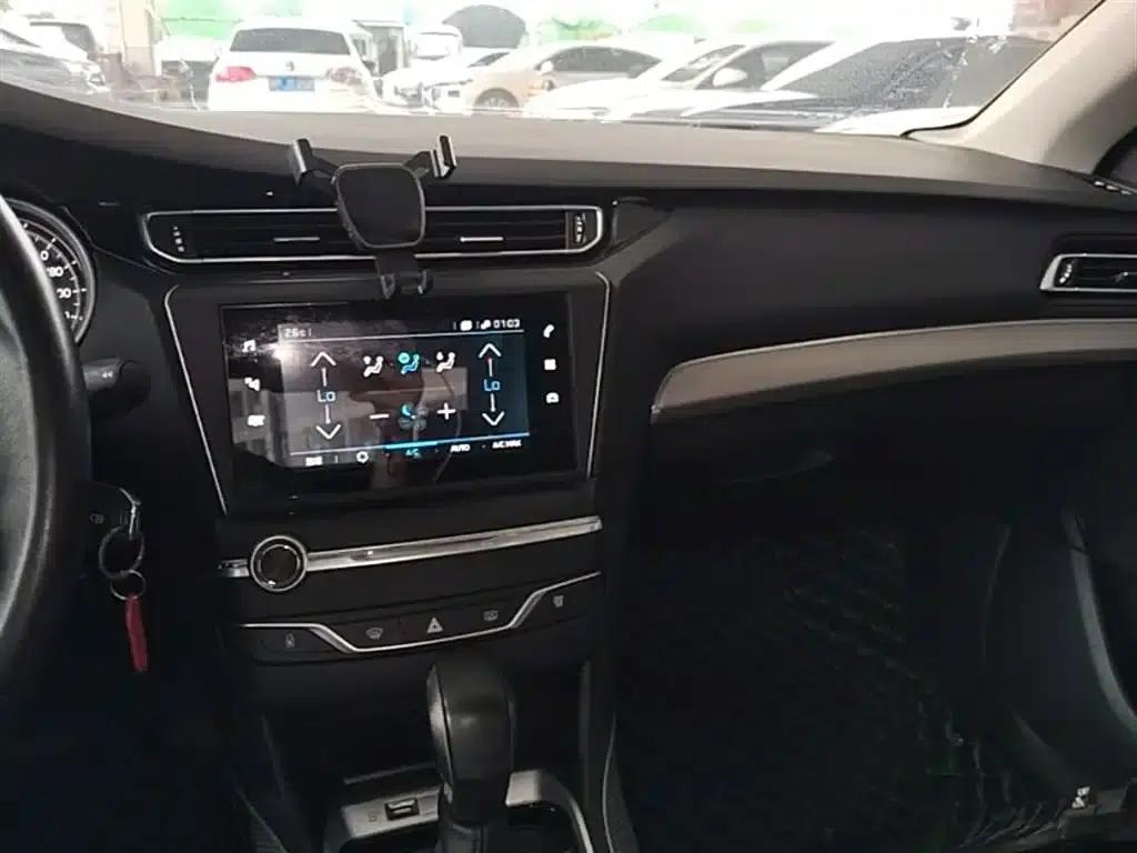 Peugeot 408 2020 360THP 10th Anniversary Edition — миниатюра 10