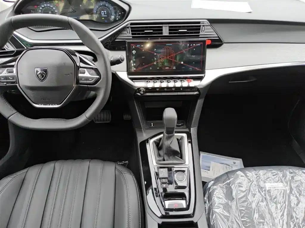 Peugeot 408 2024 360THP Latour Edition — миниатюра 12