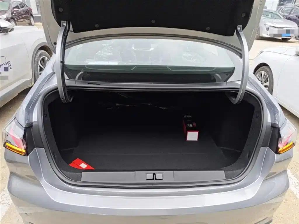 Peugeot 408 2024 360THP Latour Edition — миниатюра 18