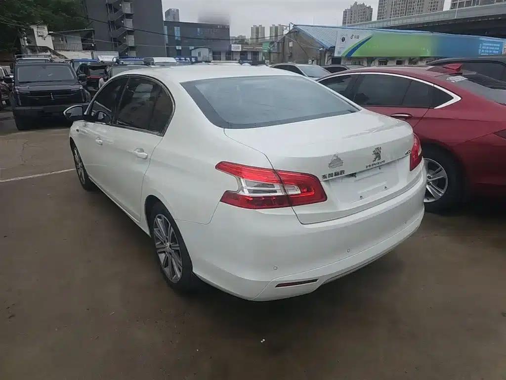 Peugeot 408 2015 1.2T Automatic Luxury Edition — миниатюра 5