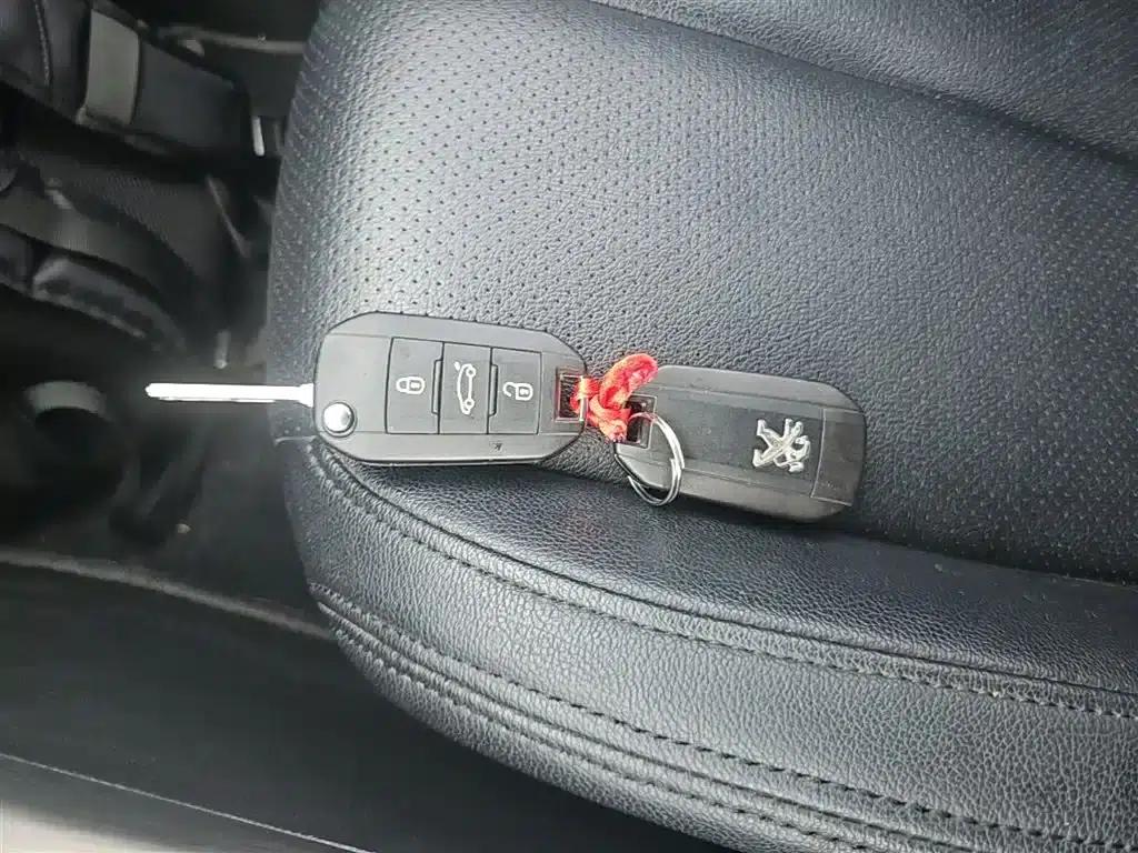 Peugeot 408 2015 1.2T Automatic Luxury Edition — миниатюра 9