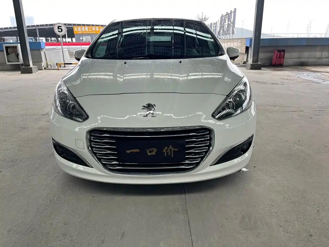 Peugeot 308 2014 Enjoy Edition Classic 1.6L Automatic Premium Model — миниатюра 2
