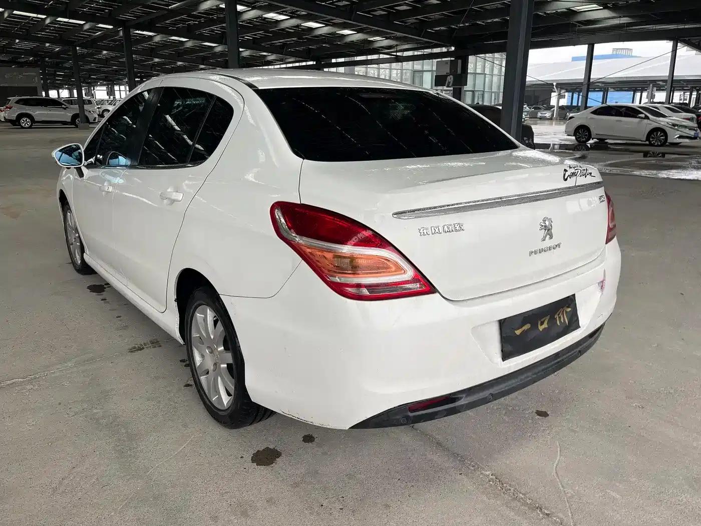 Peugeot 308 2014 Enjoy Edition Classic 1.6L Automatic Premium Model — миниатюра 11