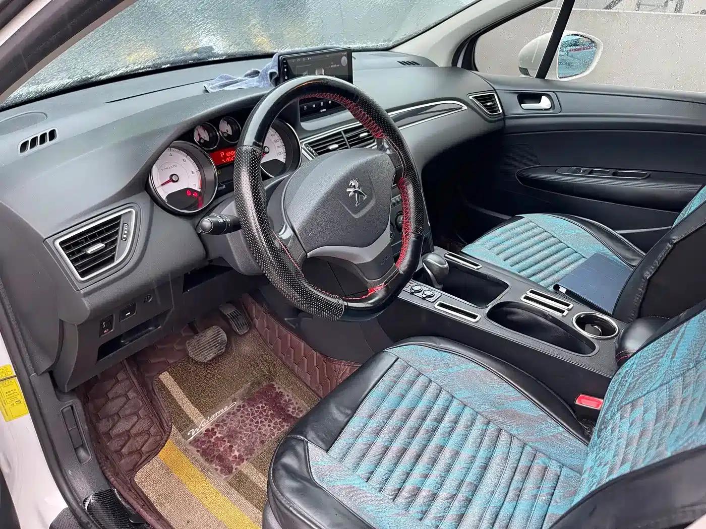 Peugeot 308 2014 Enjoy Edition Classic 1.6L Automatic Premium Model — миниатюра 4