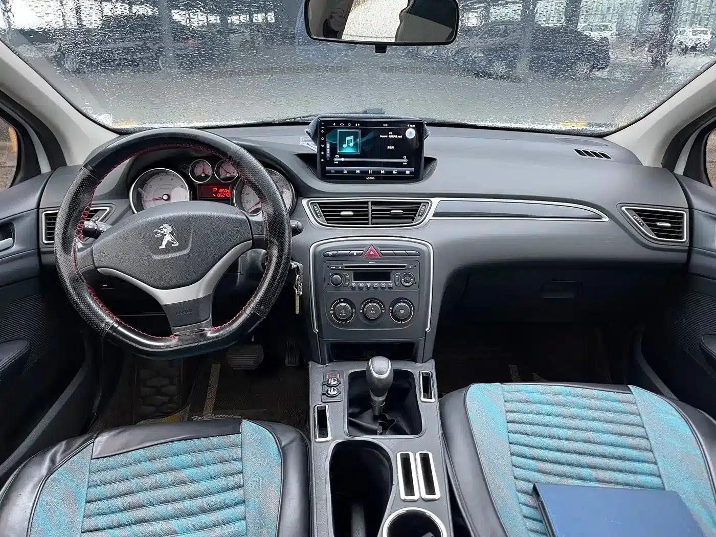 Peugeot 308 2014 Enjoy Edition Classic 1.6L Automatic Premium Model — миниатюра 5
