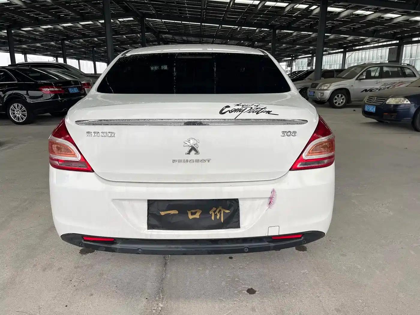 Peugeot 308 2014 Enjoy Edition Classic 1.6L Automatic Premium Model — миниатюра 10