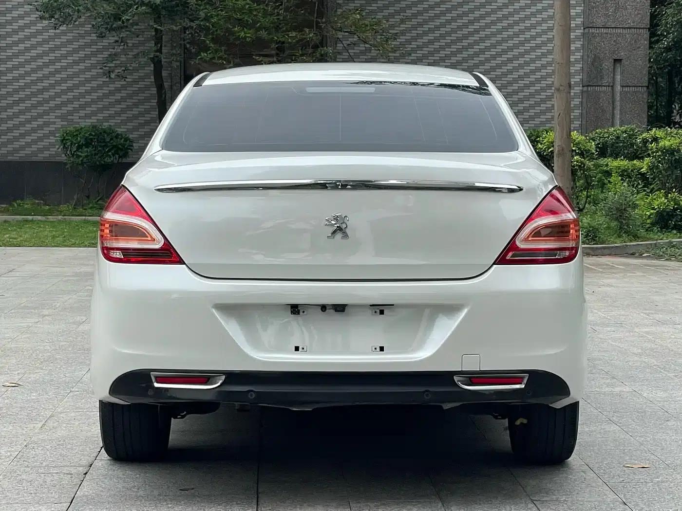 Peugeot 308 2013 1.6L Automatic Fashion Edition — миниатюра 13