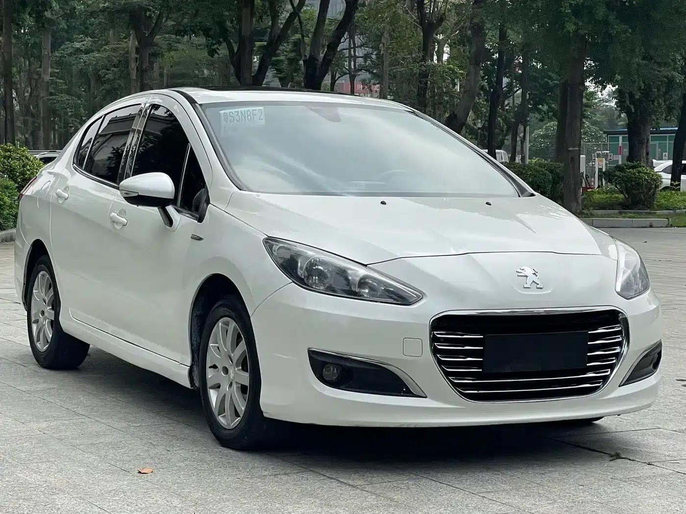 Peugeot 308 2013 1.6L Automatic Fashion Edition — миниатюра 3