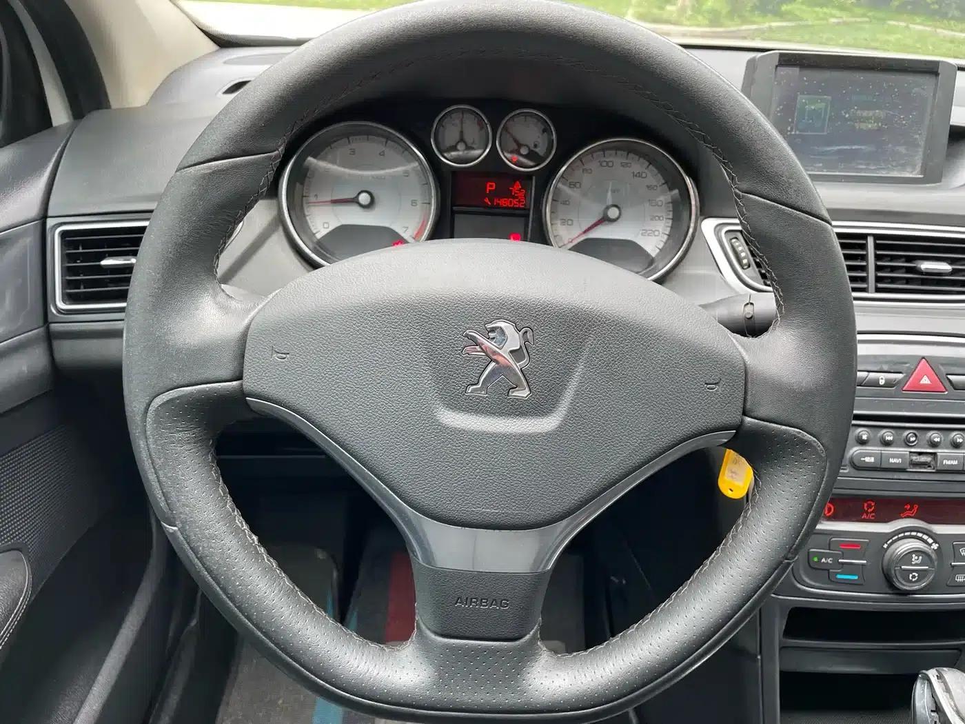 Peugeot 308 2013 1.6L Automatic Fashion Edition — миниатюра 8