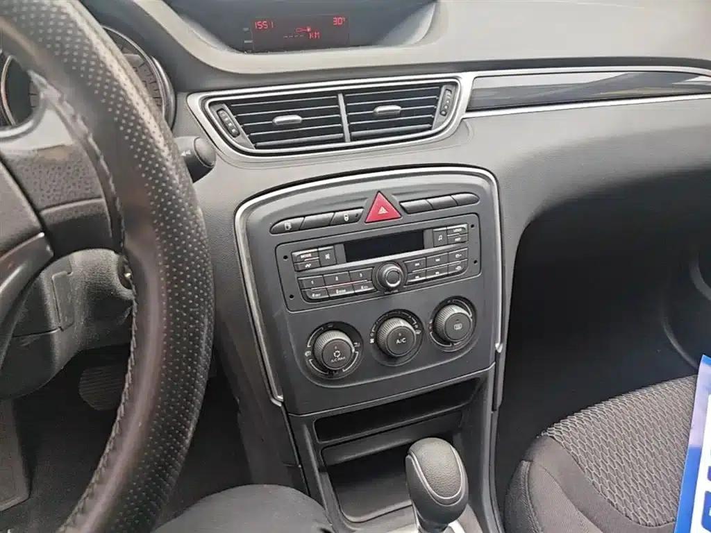 Peugeot 308 2014 Enjoy Edition Classic 1.6L Automatic Premium Model — миниатюра 13