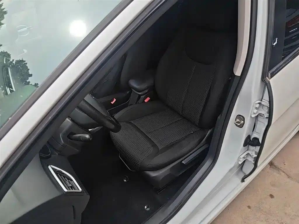 Peugeot 308 2014 Enjoy Edition Classic 1.6L Automatic Premium Model — миниатюра 15