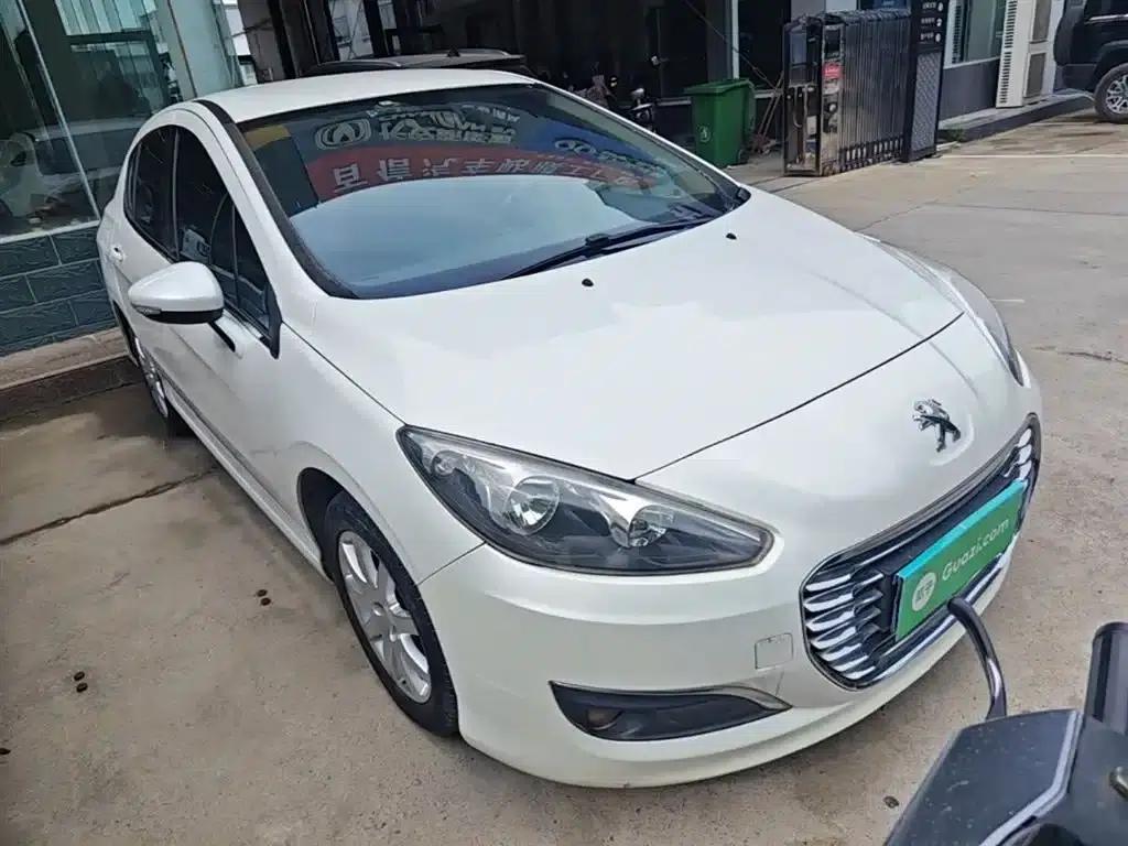 Peugeot 308 2014 Enjoy Edition Classic 1.6L Automatic Premium Model — миниатюра 4