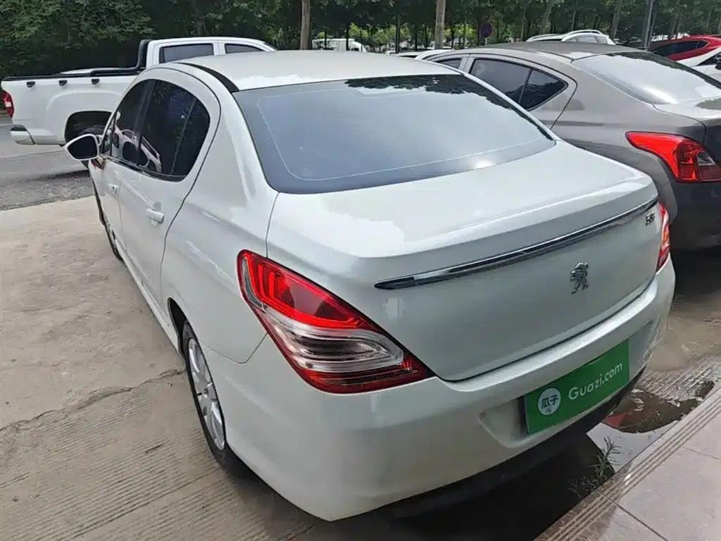 Peugeot 308 2014 Enjoy Edition Classic 1.6L Automatic Premium Model — миниатюра 5