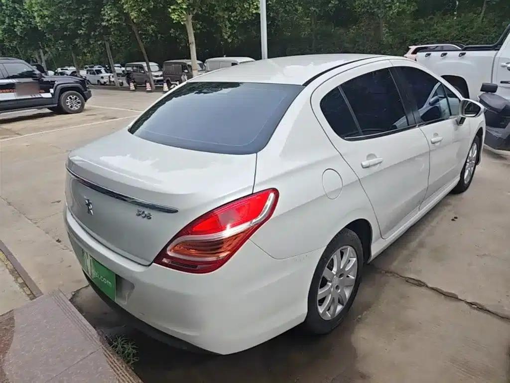 Peugeot 308 2014 Enjoy Edition Classic 1.6L Automatic Premium Model — миниатюра 7