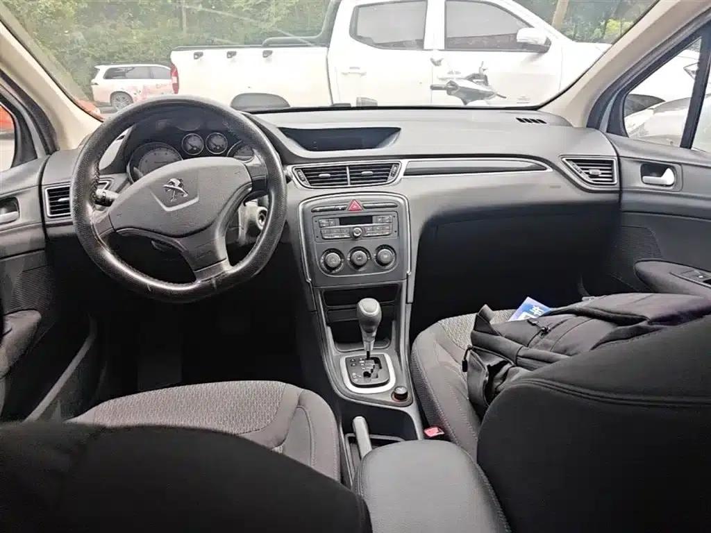 Peugeot 308 2014 Enjoy Edition Classic 1.6L Automatic Premium Model — миниатюра 10