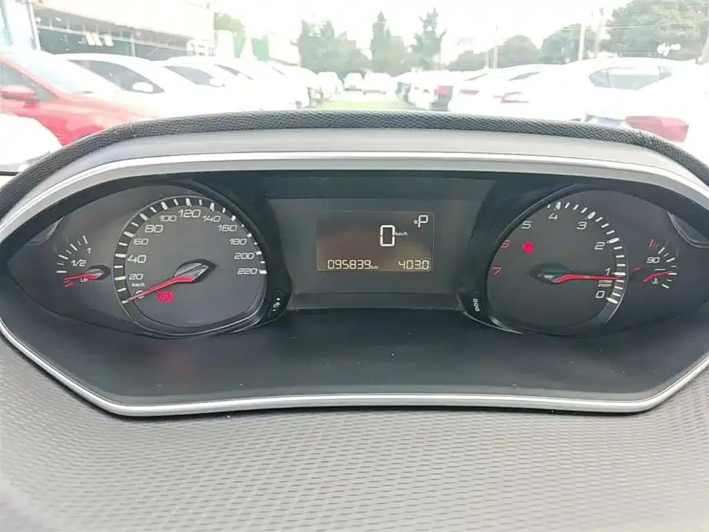 Peugeot 308 2016 230THP Automatic Luxury Edition — миниатюра 12