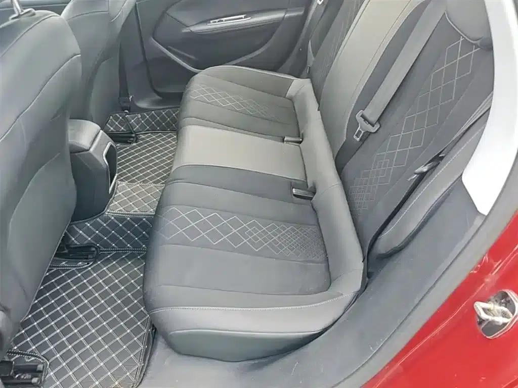 Peugeot 308 2016 230THP Automatic Luxury Edition — миниатюра 17