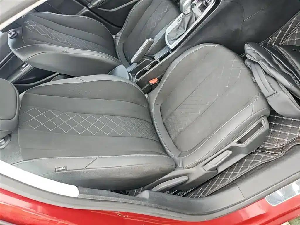Peugeot 308 2016 230THP Automatic Luxury Edition — миниатюра 25
