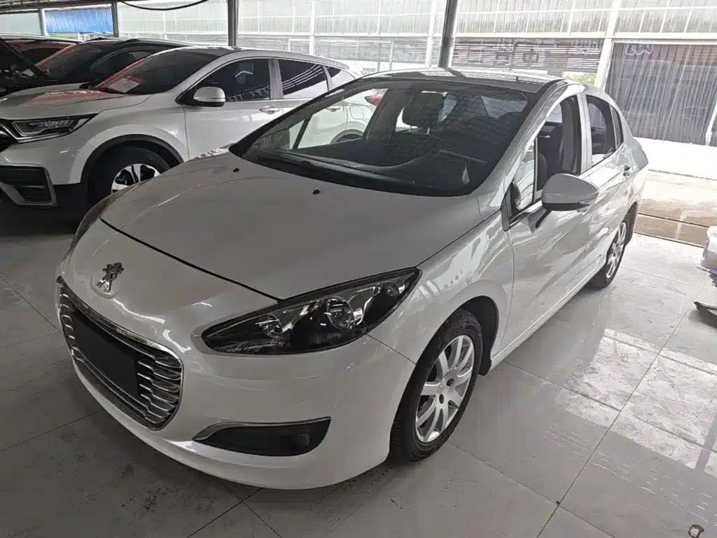 Peugeot 308 2014 Enjoy Edition Classic 1.6L Automatic Premium Model — миниатюра 1
